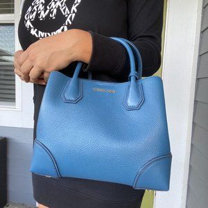 Michael Kors Medium Blue Pebbeled Leather satchel Crossbody Purse Zippered